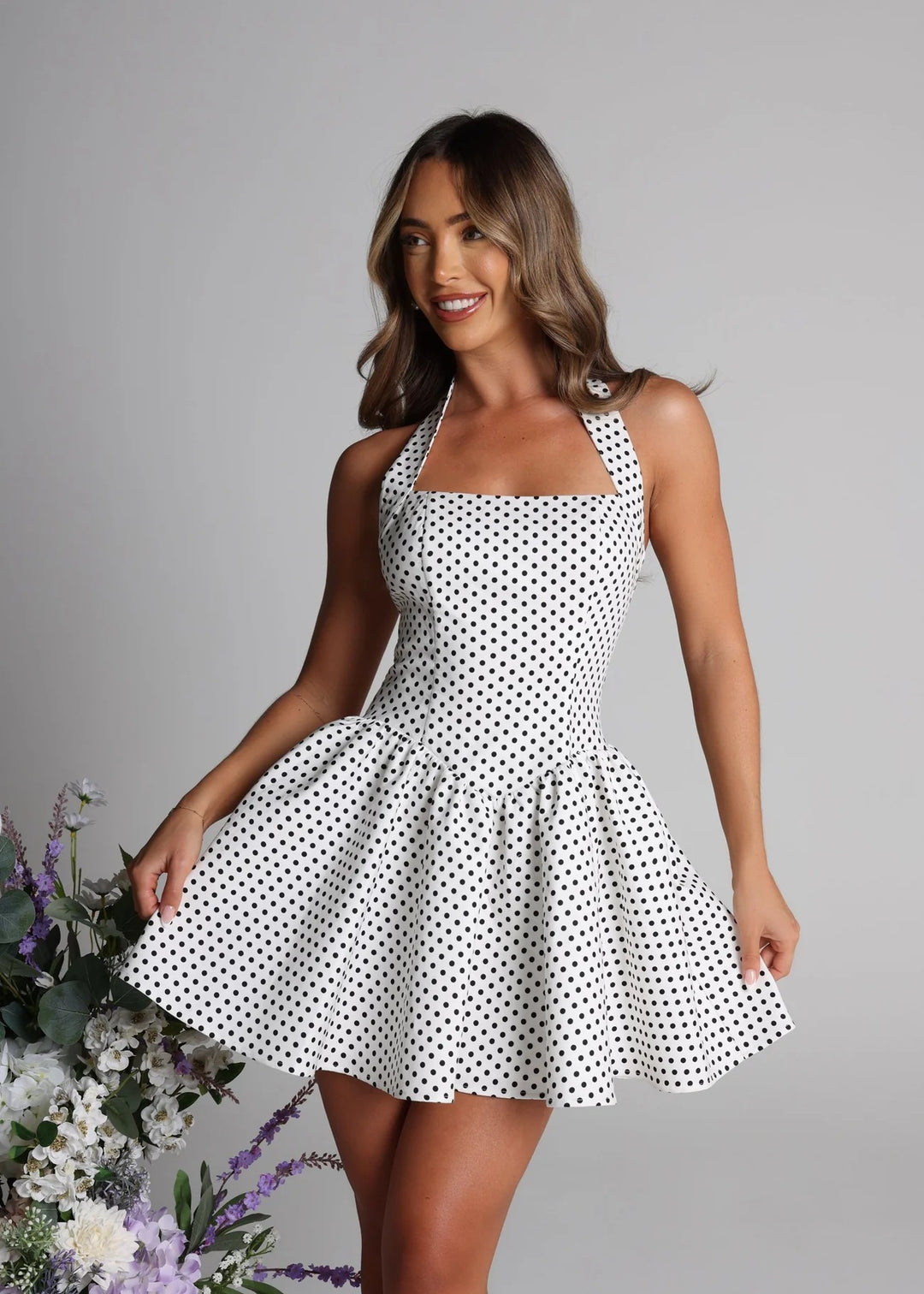 Damen Polka Dot Sommerkleid mit Taillierung und voluminösem Rock Echo Archiv
