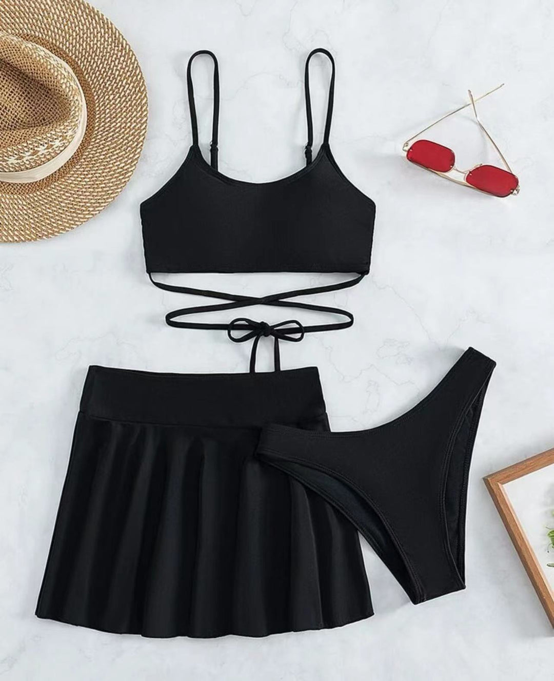 Damen Bikini-Set mit transparentem Rock und verstellbarem Oberteil Echo Archiv