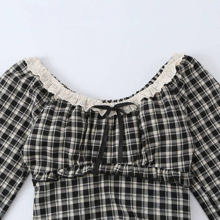 Damen Schulterfreies Karo-Cropped-Top mit Spitzenbesatz, geraffter Taille und Bindebändern Echoarchiv