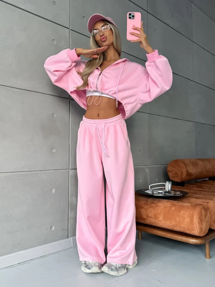 Damen Kurz geschnittenes Kapuzen-Sweatshirt und weite Lounge-Jogginghose Set – Avérine