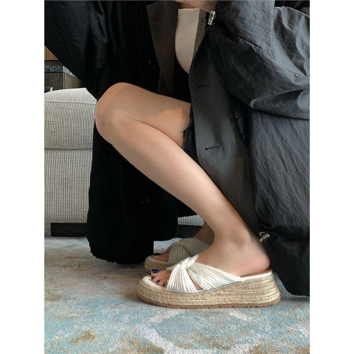 Damen Plateau-Espadrilles mit geknoteten Faltenriemen und geflochtener Jute-Sohle – Sorelia