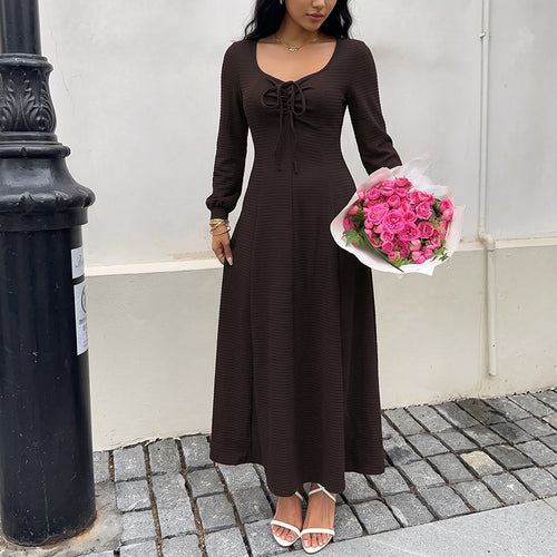 Damen Elegantes Maxikleid mit Schnürdetails Echo Archiv