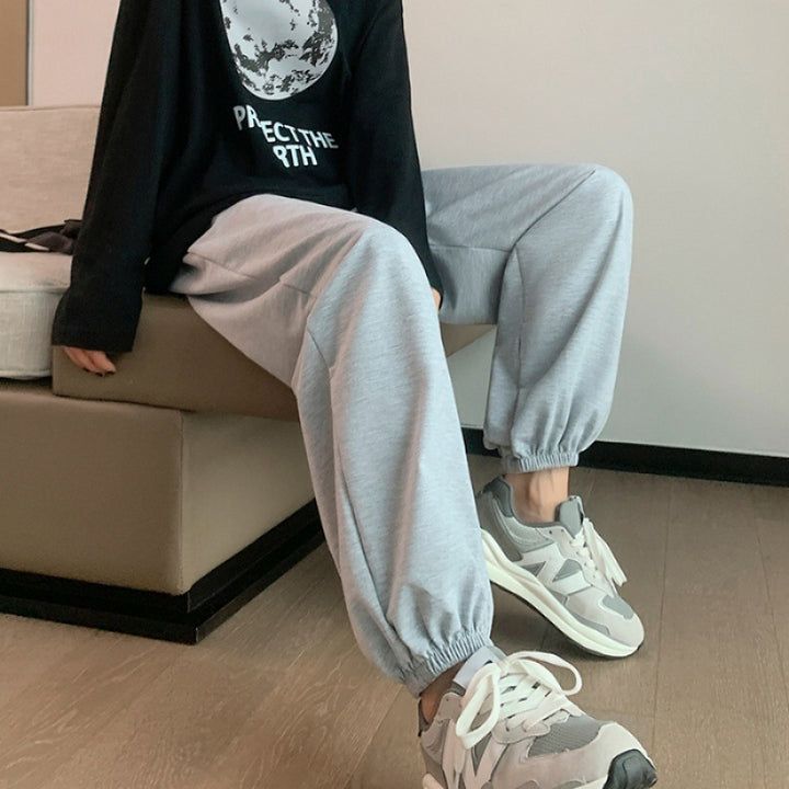 Damen relaxed-fit Sweatpants mit elastischem Kordelbund, seitlichen Eingriffstaschen und abgesteppten Saumnähten – Avélisse