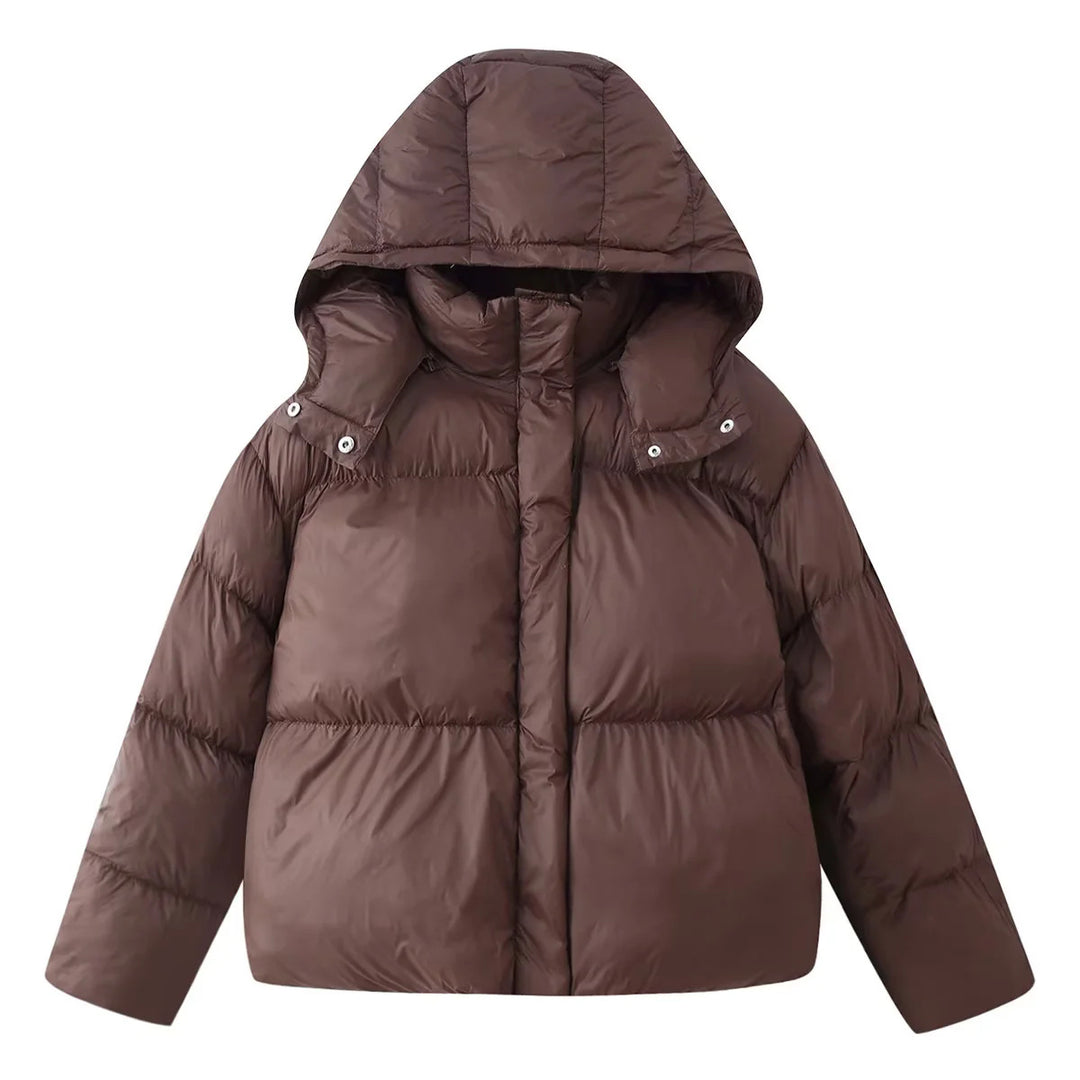 Damen kurze wattierte Steppjacke mit großer abnehmbarer Kapuze, Kinnschutz und verdeckter Reißverschluss – Célinea