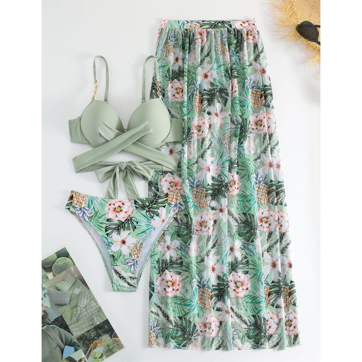 Damen Bikini-Set mit floralem Wickelrock und modischem Oberteil Echo Archiv