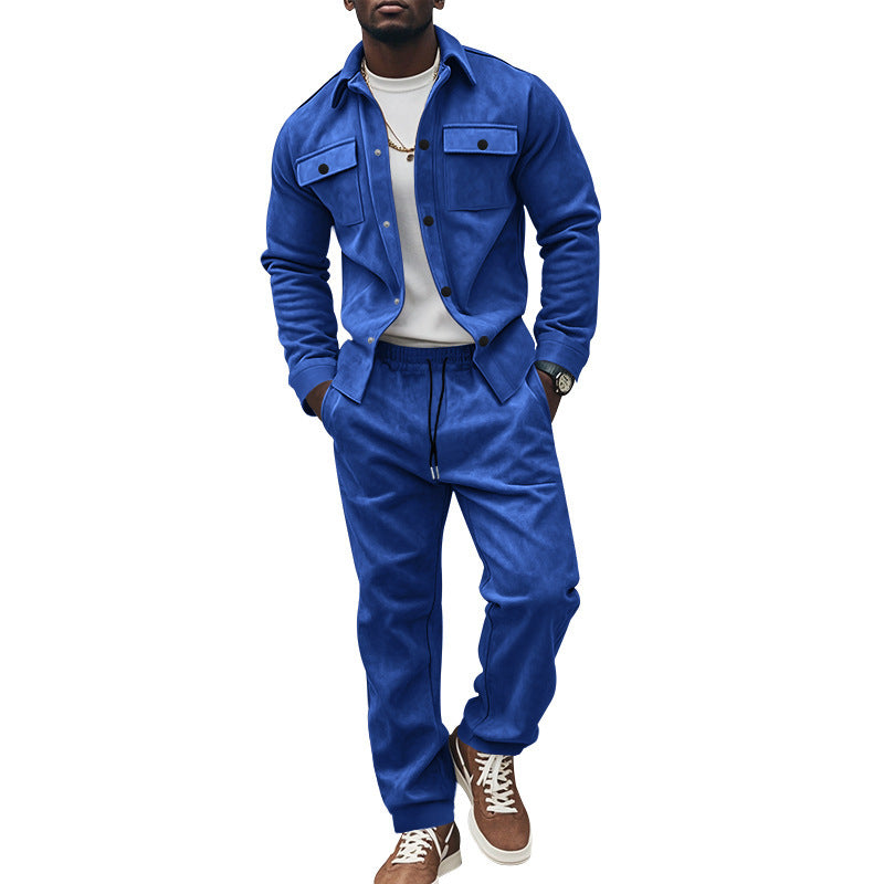 Herren moderne Utility-Jacke mit praktischen Brusttaschen und passender Hose Echoarchiv