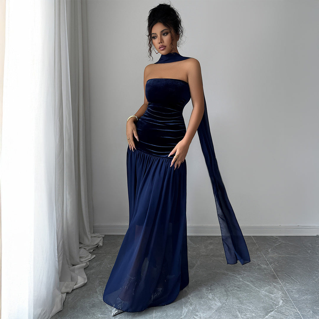 Damen Elegantes Abendkleid mit schulterfreiem Design und fließendem Rock Echo Archiv