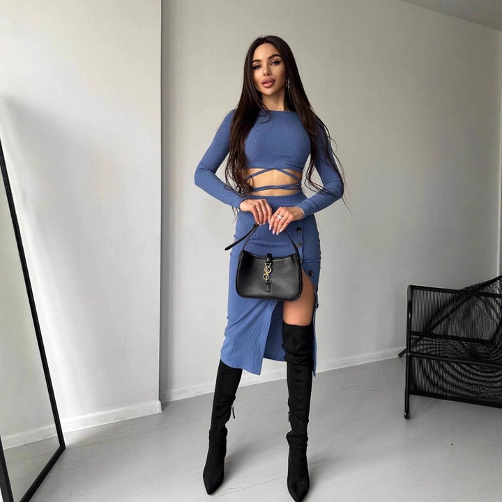 Damen Geripptes zweiteiliges Set mit Cropped-Langarmtop, Wickelband und taillenbetontem Knopf-Midirock Echoarchiv