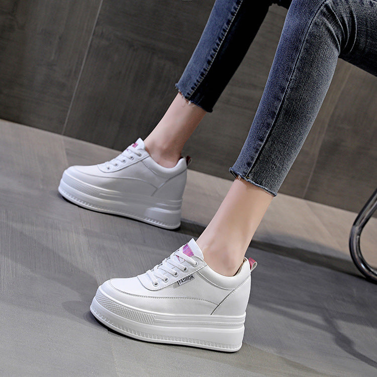 Damen Plateau Sneakers mit modischer und komfortabler Struktur Echo Archiv