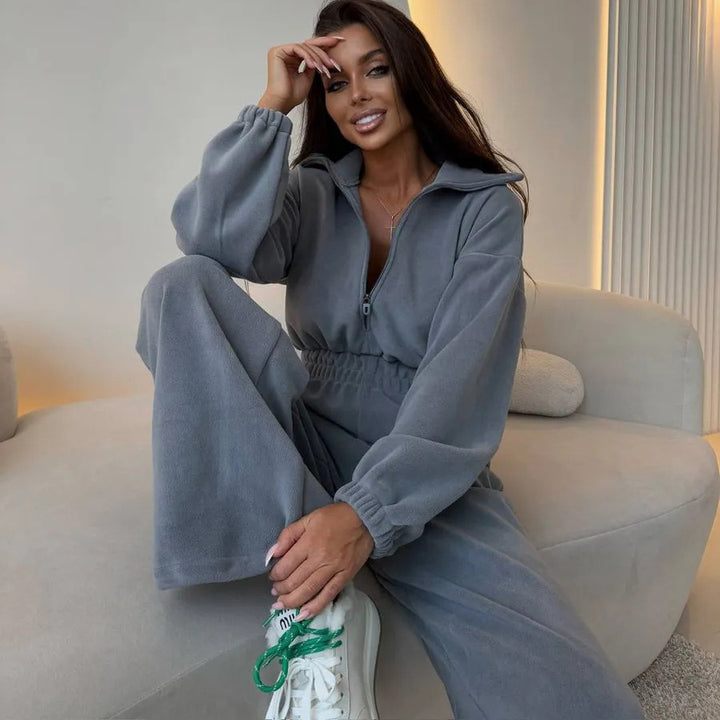 Damen eleganter Lounge-Overall mit elastischer Taillenpartie, Stehkragen, Reißverschluss und weitem Bein – Solévia
