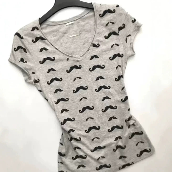 Damen T-Shirt mit kreativem Schnurrbart-Design Echo Archiv
