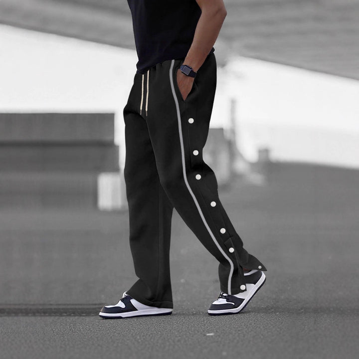 Herren Sportliche Jogginghose mit dekorativen Druckknöpfen und seitlichen Taschen Echoarchiv