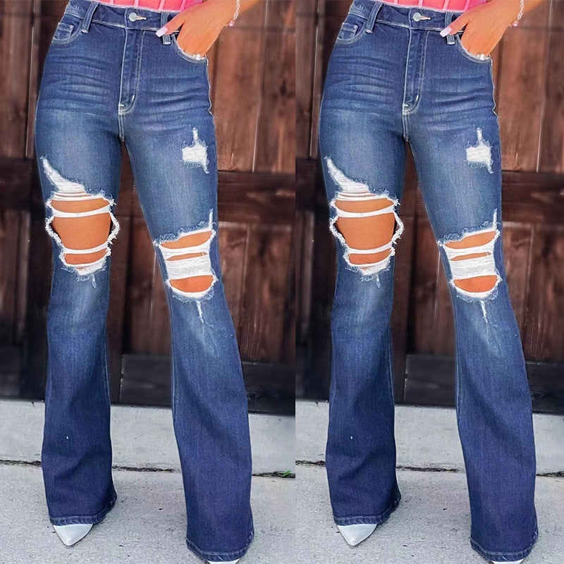 Damen nan Highwaist-Jeans mit ausgestelltem Bein und starkem Distressing an den Knien Echo Archiv