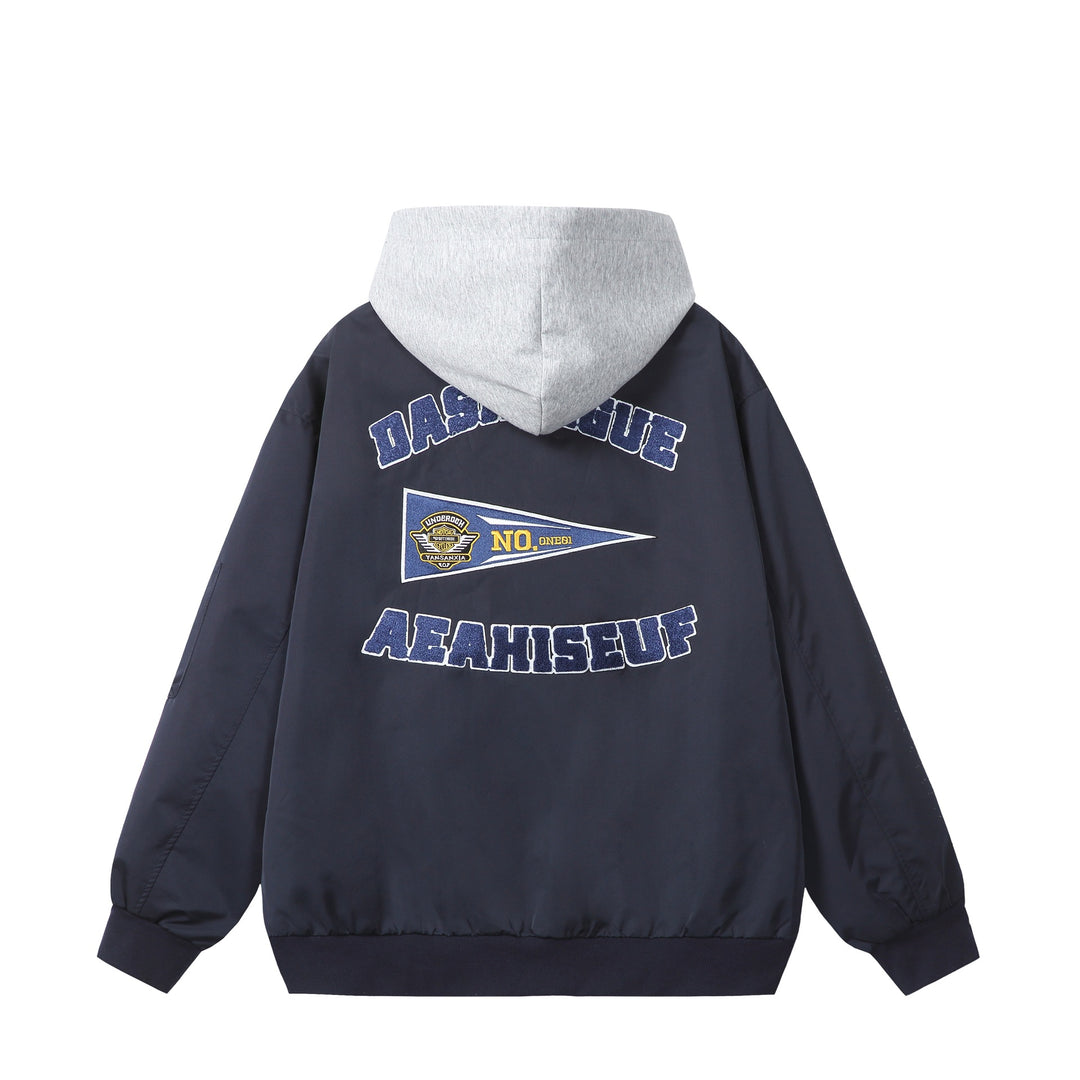 Unisex Boxy-Mehrlagige Bomberjacke mit integrierter Kapuze und Collegiate-Patch Echoarchiv