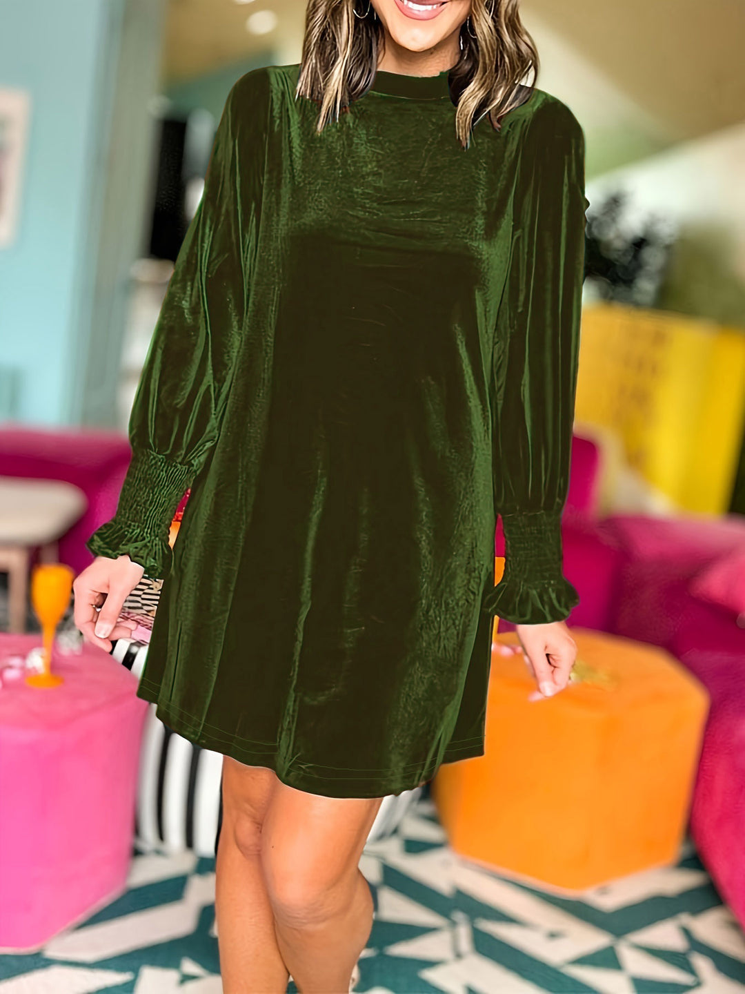Damen Samt-Minikleid mit Stehkragen und gerafften Smokärmeln Echo Archiv