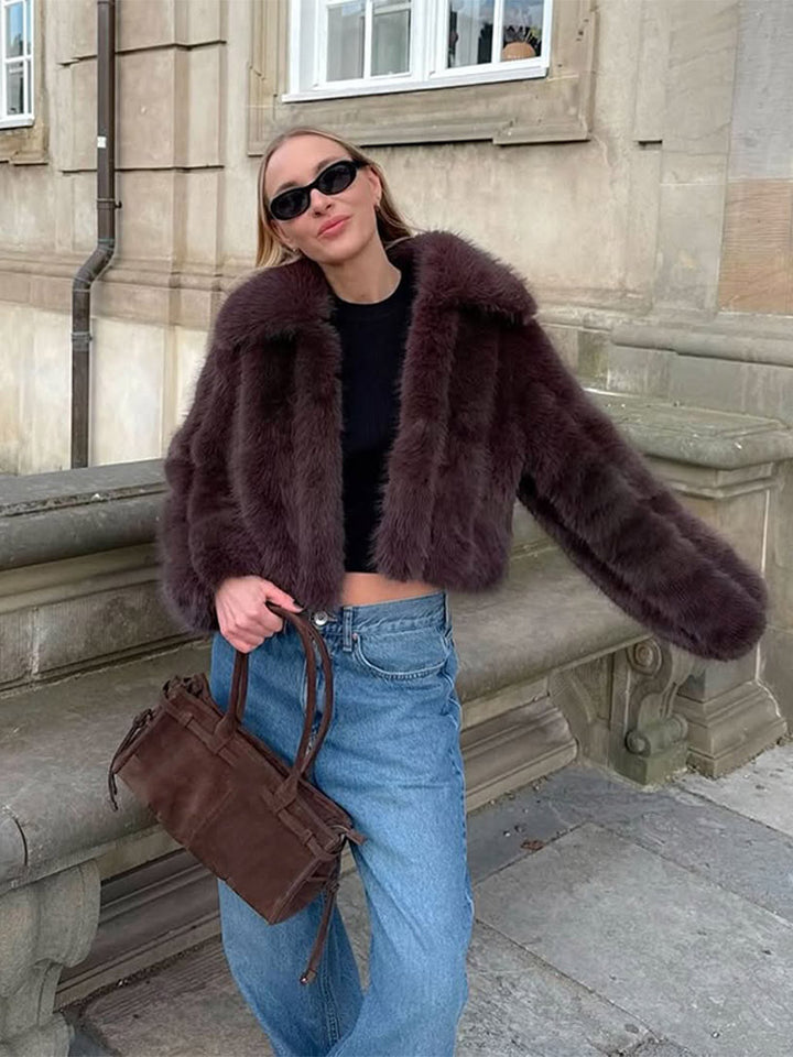 Damen Kurze Cropped-Kunstpelzjacke mit voluminösem Schalkragen und kastiger Silhouette Echoarchiv