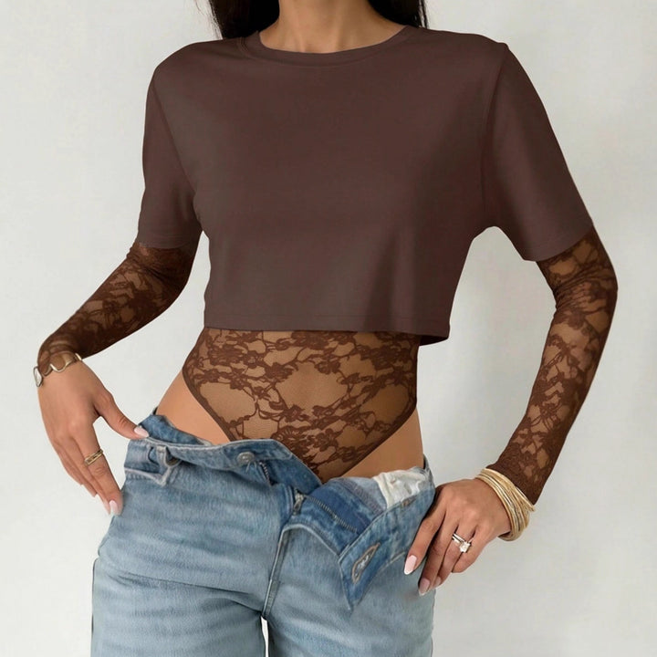 Damen Kurzschnitt-Shirt mit transparentem Spitzen-Bodysuit-Overlay Echo Archiv