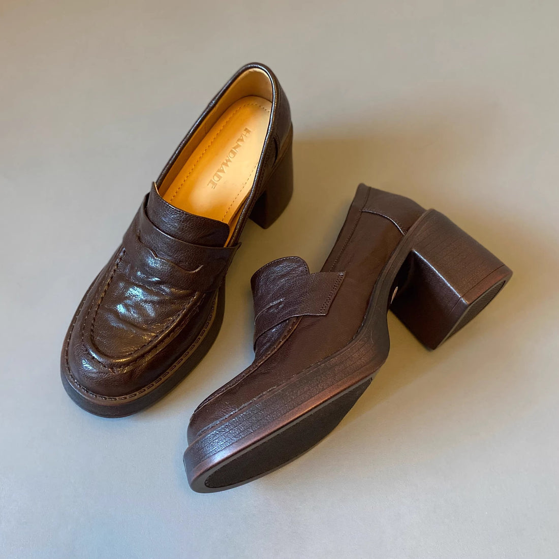 Damen Hochabsatz-Pennyloafer mit massivem Blockabsatz und profilierter Sohle Echo Archiv