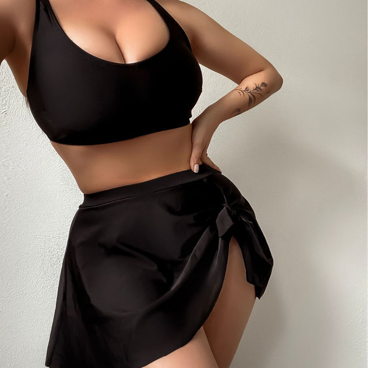 Damen Sportliches Badeoutfit mit schmeichelndem Rock Echo Archiv