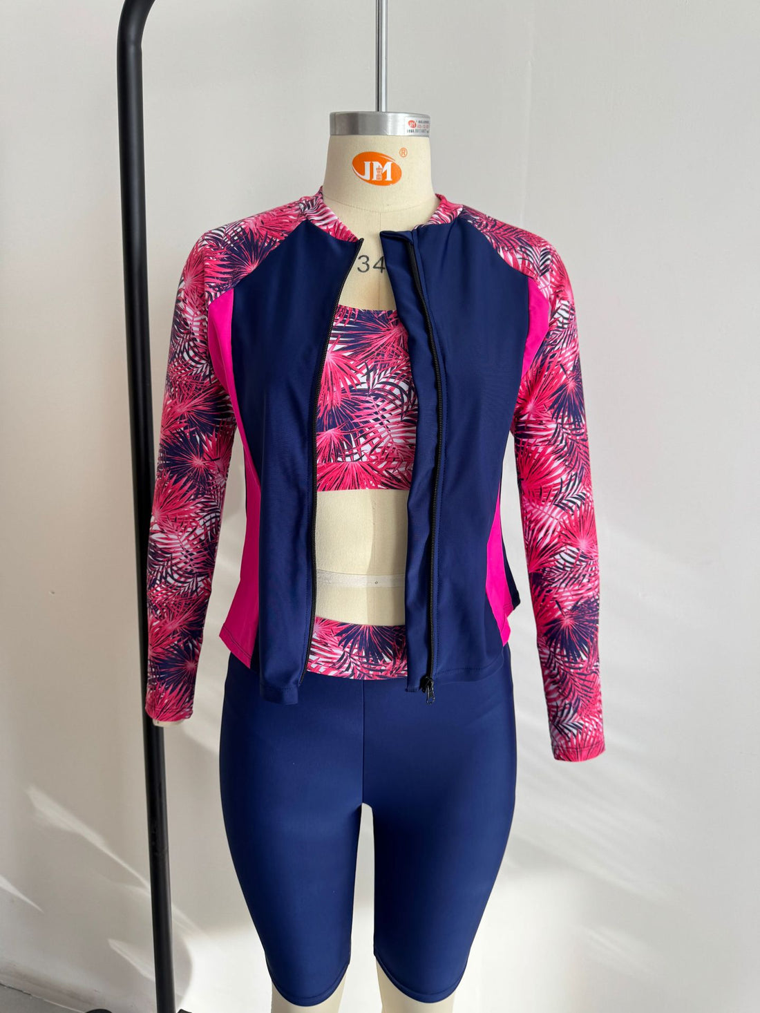 Damen Sportlicher Oberteil und Shorts Set – Orélia
