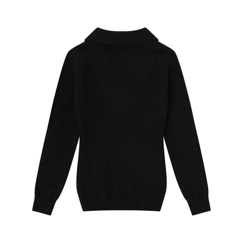 Damen Feinstrick-Pullover mit Schalkragen, V-Ausschnitt und Zierknöpfen Echoarchiv