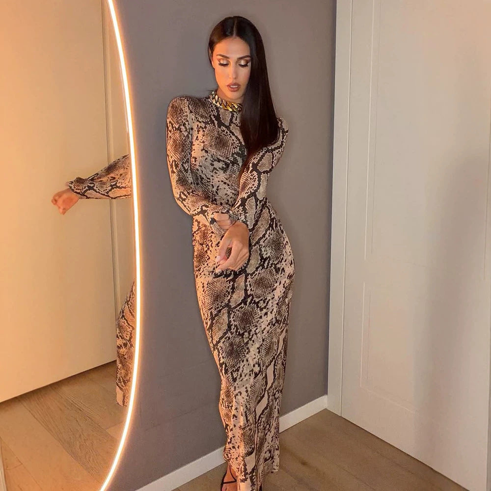 Damen Figurbetontes Midikleid mit Schlangenprint, taillierter Drapierung und Langarm-Schnitt Echoarchiv