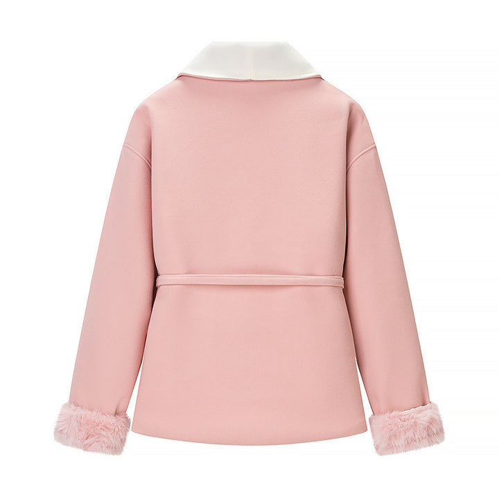 Damen taillierte Kurzjacke mit großzügigem Schalkragen, Bindegürtel und Kunstfellmanschetten – Célinea
