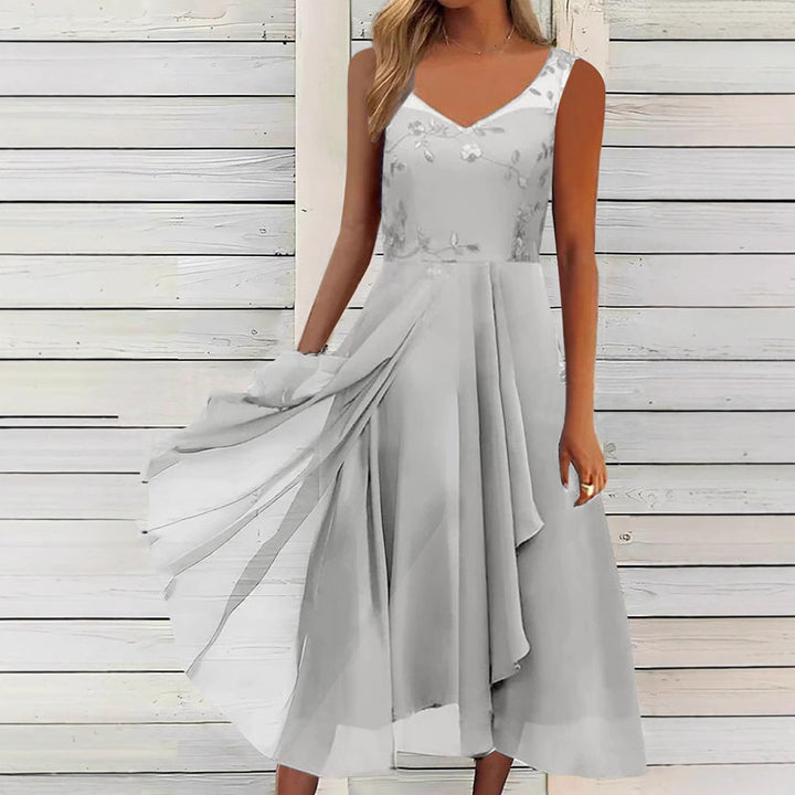 Damen nan A-Linien-Chiffonkleid mit floralem Stickoberteil, V-Ausschnitt, drapiertem Godet-Schwung und verdeckten Seitentaschen Echo Archiv