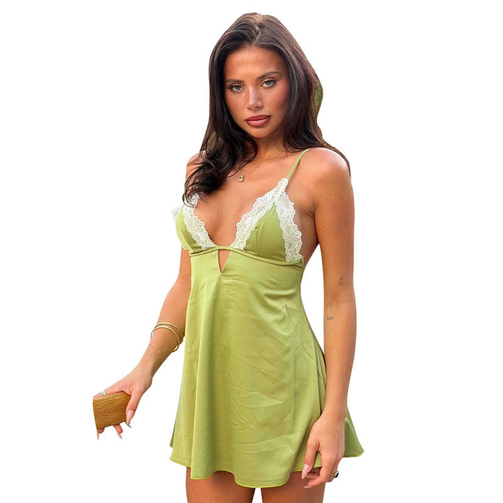 Damen Nachtkleid mit eleganten Spitzenakzenten und verführerischem V-Ausschnitt Echo Archiv