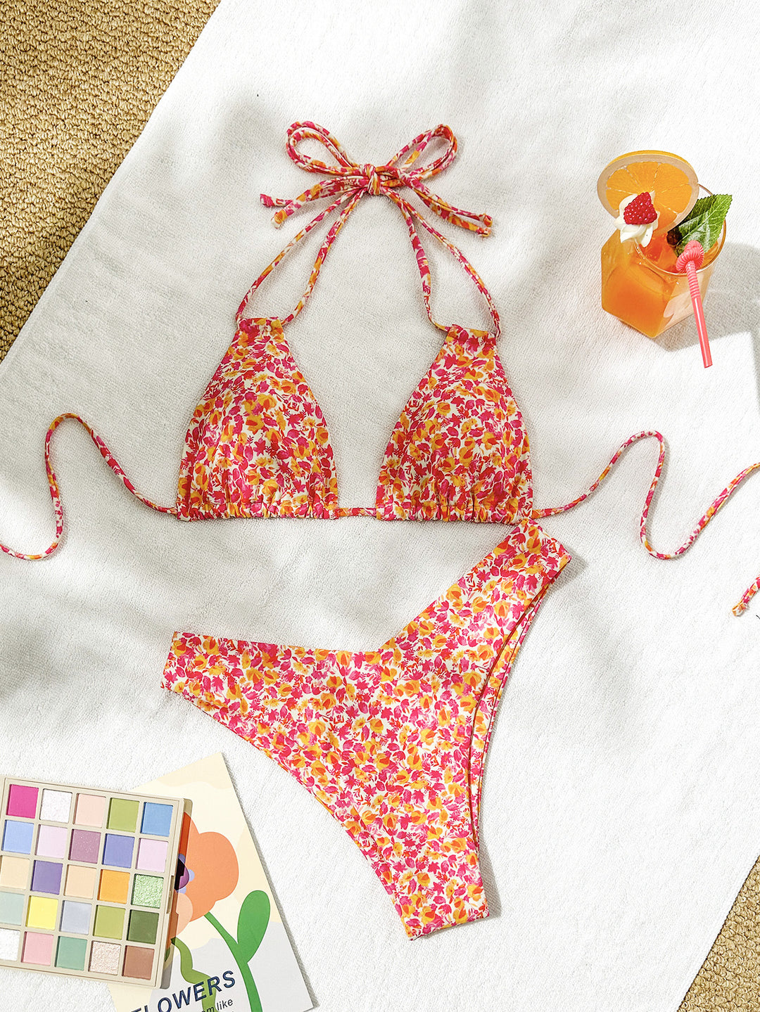 Damen Triangel-Bikini mit verstellbaren Trägern und verspieltem Blumenmuster Echo Archiv
