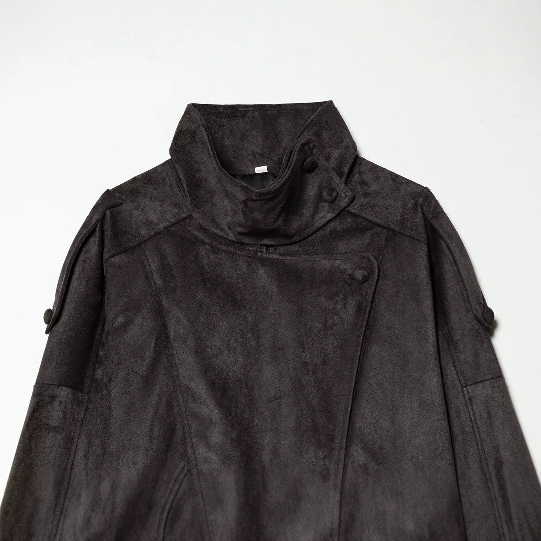 Damen Kurze Velours‑Optik Bomberjacke mit hohem Stehkragen und asymmetrischer Knopfleiste Echo Archiv