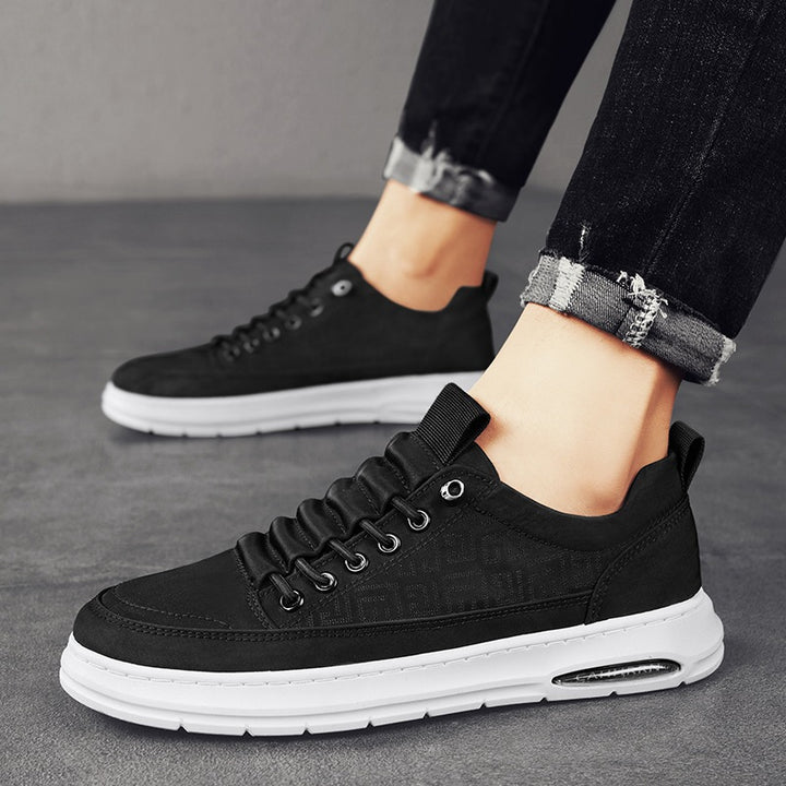 Herren Leichte Sneaker mit niedrigem Schnitt, geprägtem Muster, luftgepolsterter Sohle und gepolstertem Einstieg Echoarchiv