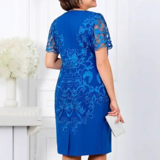 Damen Elegantes Kleid mit floraler Spitze Echoarchiv