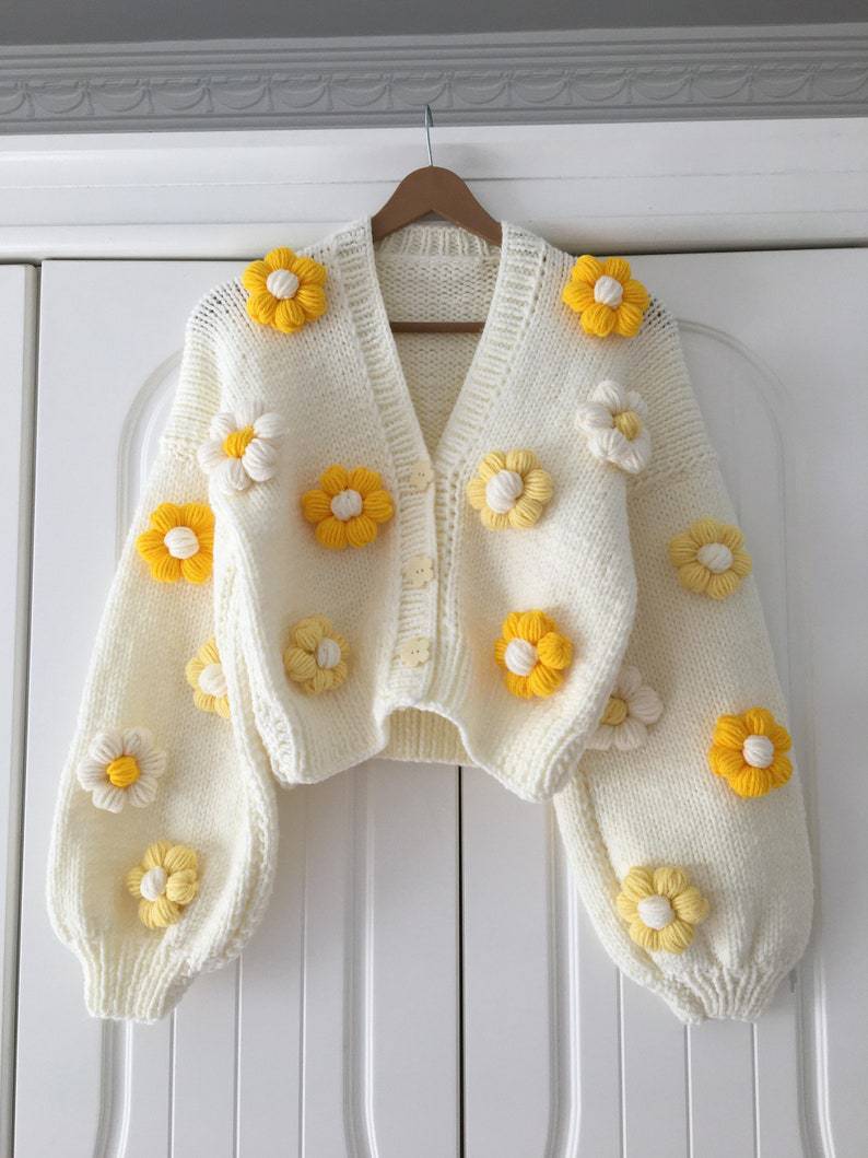 Damen Verspielter Strickcardigan mit Kirschen-Design – Veloura