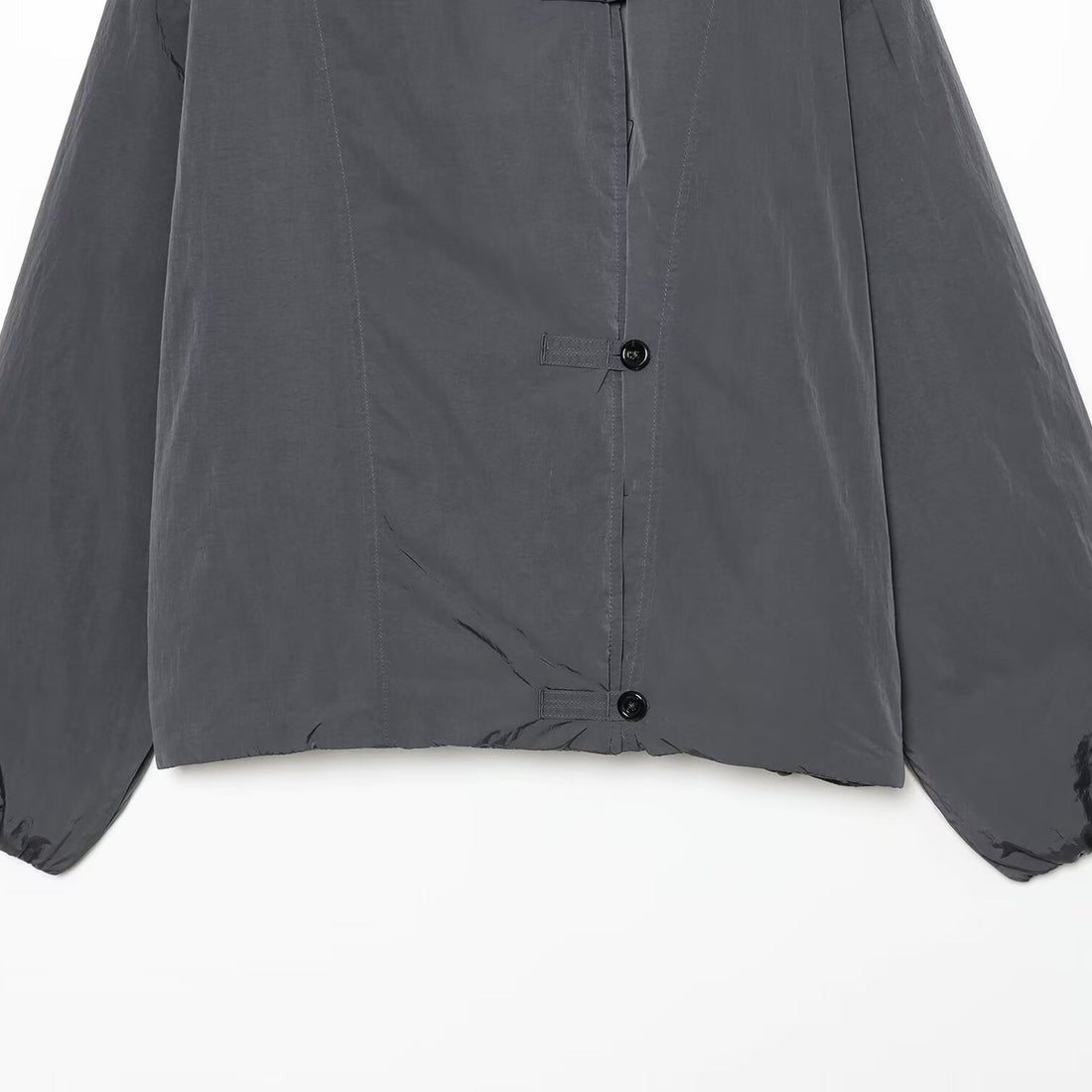 Damen Leichte Cropped Nylonjacke mit hohem Funnelkragen, Oversize-Schnitt und elastischen Bündchen Echoarchiv