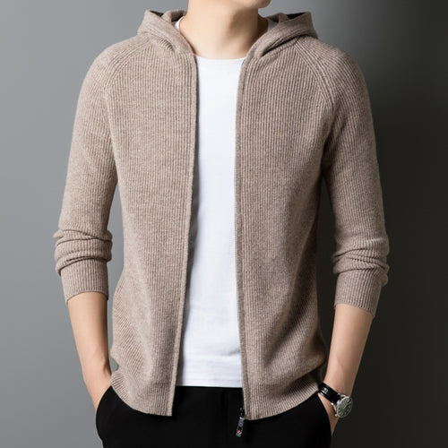 Herren Strickjacke mit Kapuze und modernen Akzenten Echoarchiv