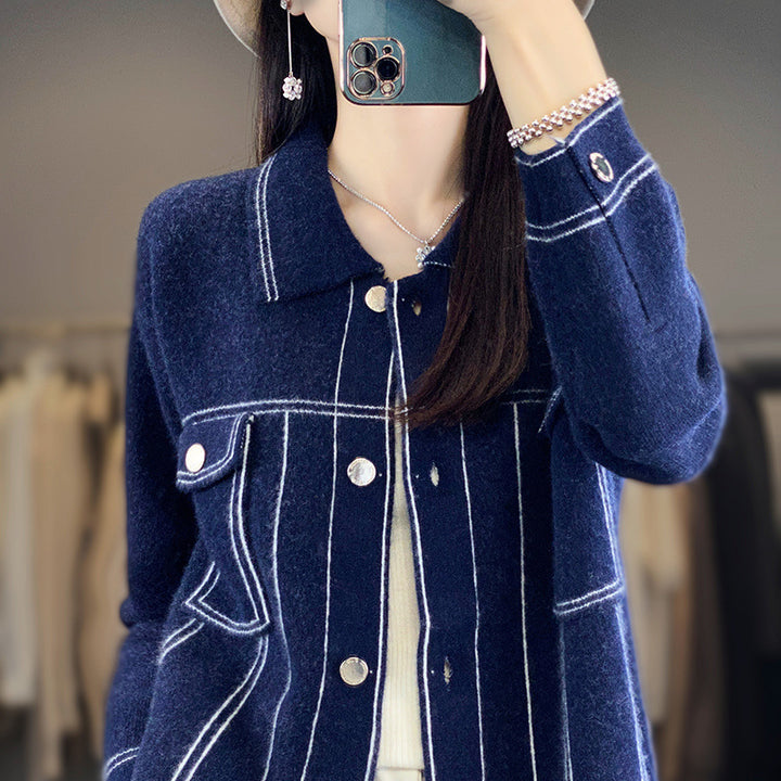 Damen Oversize-Strickjacke im Jeansjacken‑Look mit kontrastierenden Nahtdetails und Brusttasche Echoarchiv