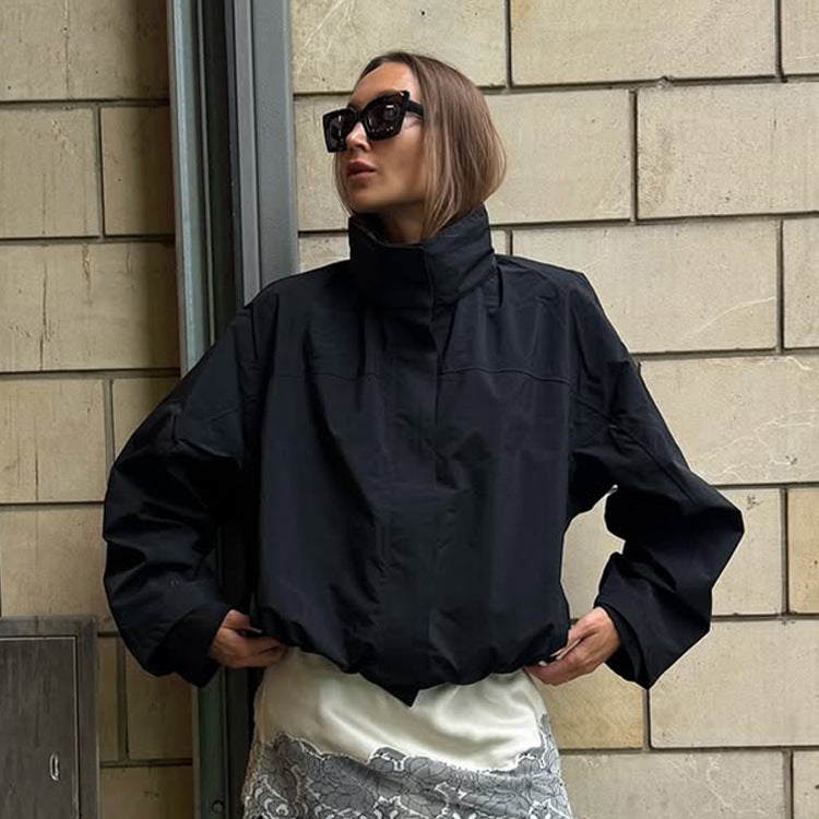 Damen Cropped Windjacke mit hochschließendem Stehkragen und kastiger Silhouette Echoarchiv