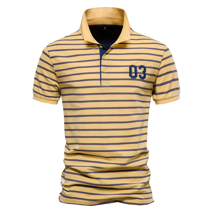 Herren Polo-Shirt mit modischem Streifenmuster und bequemem Schnitt Echoarchiv