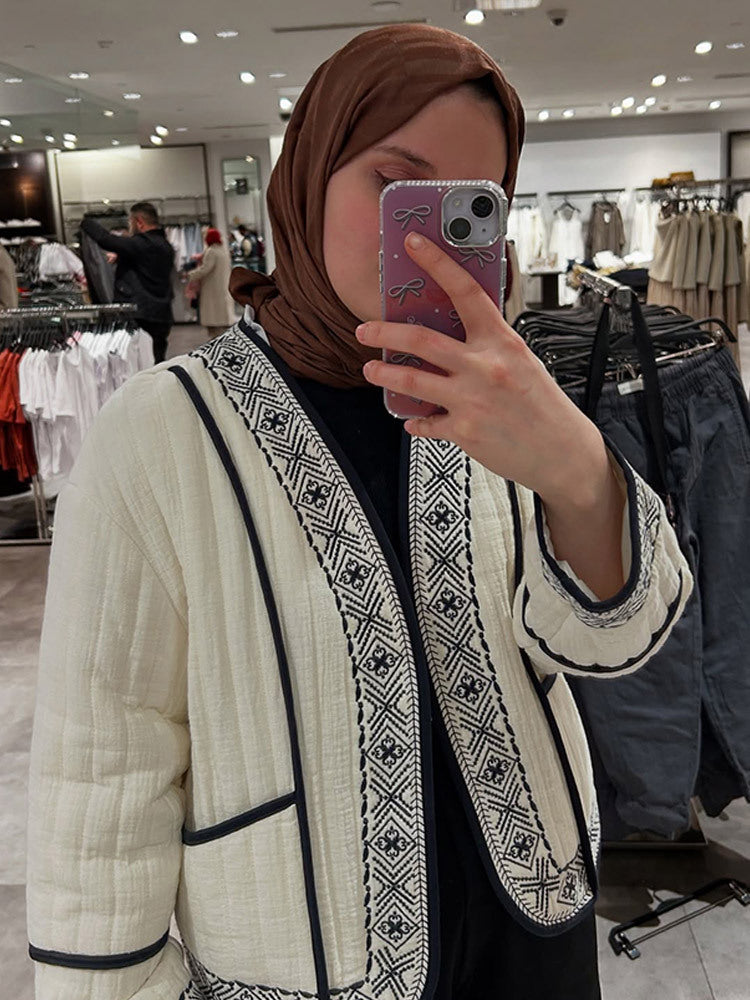 Damen Gestepptes Kimono-Cardigan mit geometrischer Stickbordüre Echoarchiv