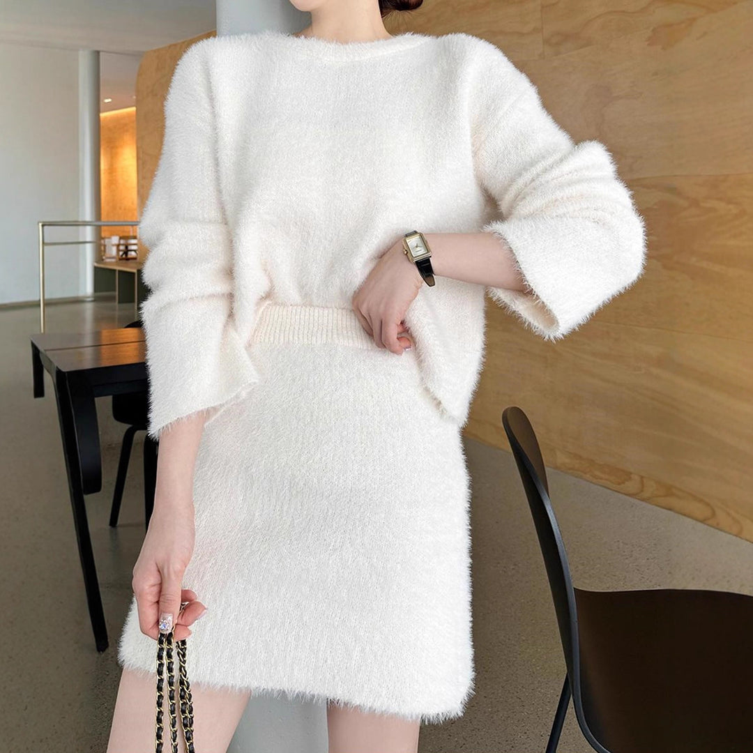 Damen Kuscheliger Flausch-Zweiteiler mit Oversize-Pullover und Minirock – Élanora