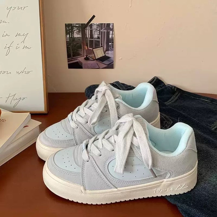 Damen Sneakers im modernen minimalistischen Design mit atmungsaktiven Oberflächen und gepolsterter Innensohle Echo Archiv