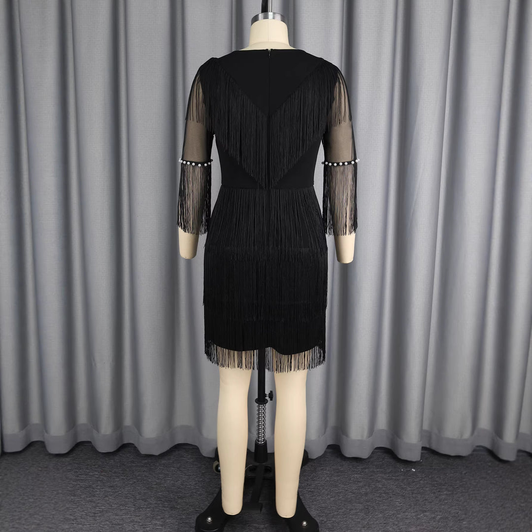 Damen Fransenkleid mit transparenten Ärmeln und Perlenakzenten Echo Archiv