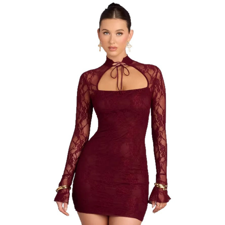Damen Spitzenminikleid mit hohem Kragen und raffinierten Cut-Out-Details Echo Archiv
