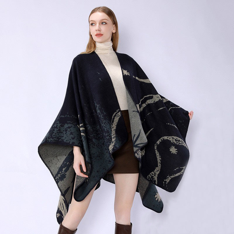 Damen Überschnittenes Jacquard‑Wickelcape aus feinem Strick mit asymmetrischem Saum – Veloura