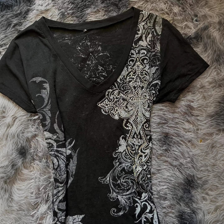 Damen Elegantes V-Ausschnitt T-Shirt mit kunstvollem Design Echo Archiv