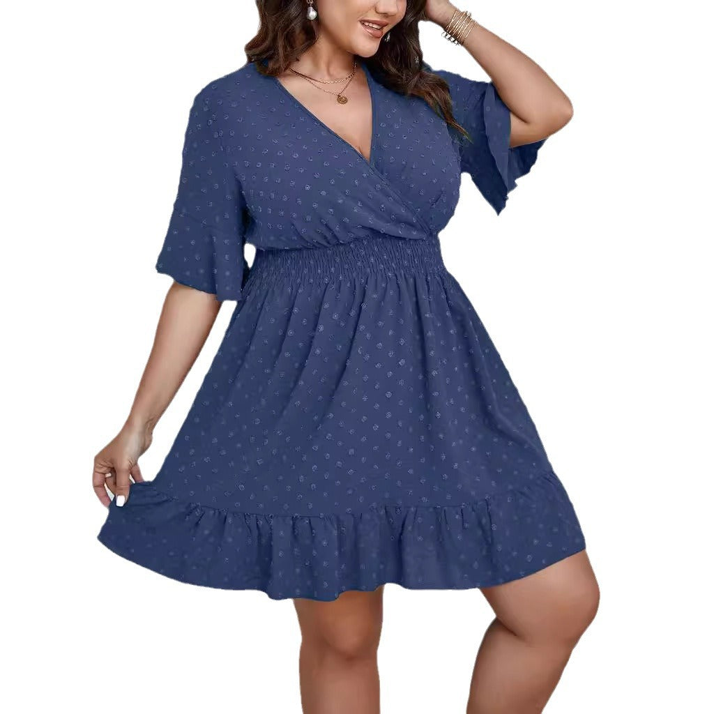 Damen Midikleid mit drapiertem V‑Ausschnitt, Smok-Taillenband und Volantstufen – Élara