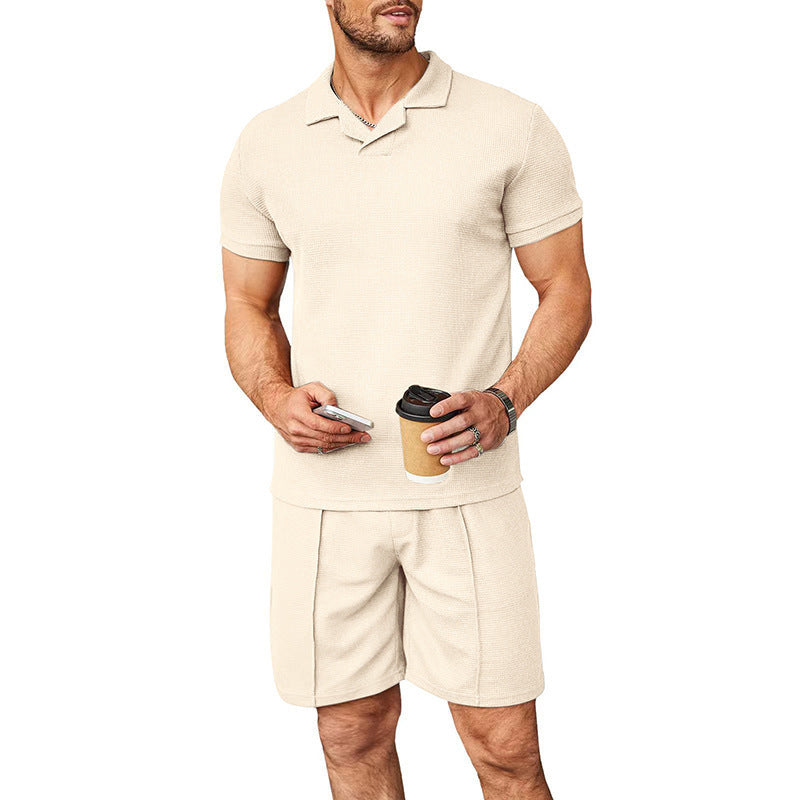 Herren Polo-Shirt mit strukturiertem Schnitt und passenden Shorts Echoarchiv