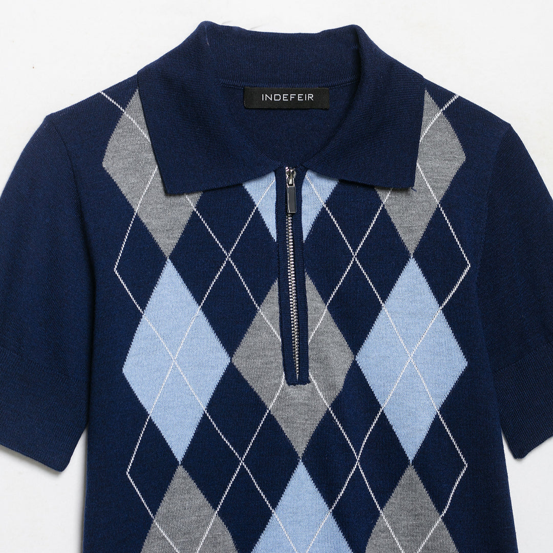 Damen Kurzarm-Polokragen-Strickpullover mit Rauten-Jacquard und Halbzip Echoarchiv