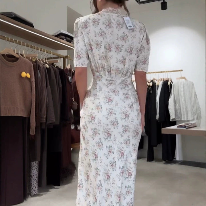 Damen Romantisches Maxikleid aus fließendem Satin mit Spitzen‑Cut‑Out & Puffärmeln Echoarchiv